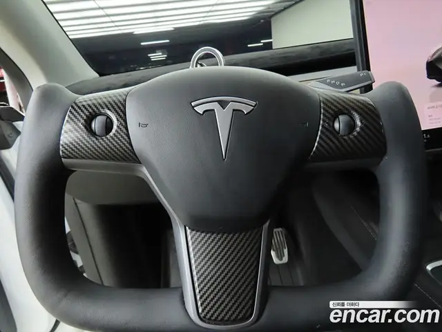 Tesla Model Y 2022 автомат (гидро), миниатюра 8