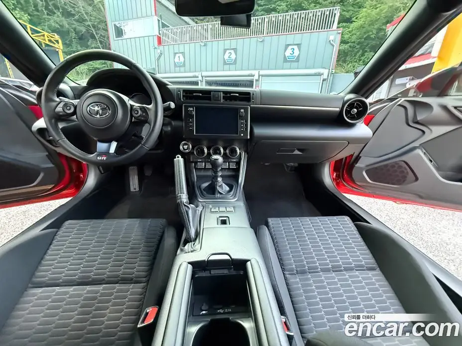 Toyota 86 2025 2.4 механика, фото 6