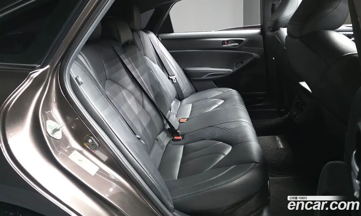 Toyota Avalon 2019 2.5 автомат (гидро), фото 18