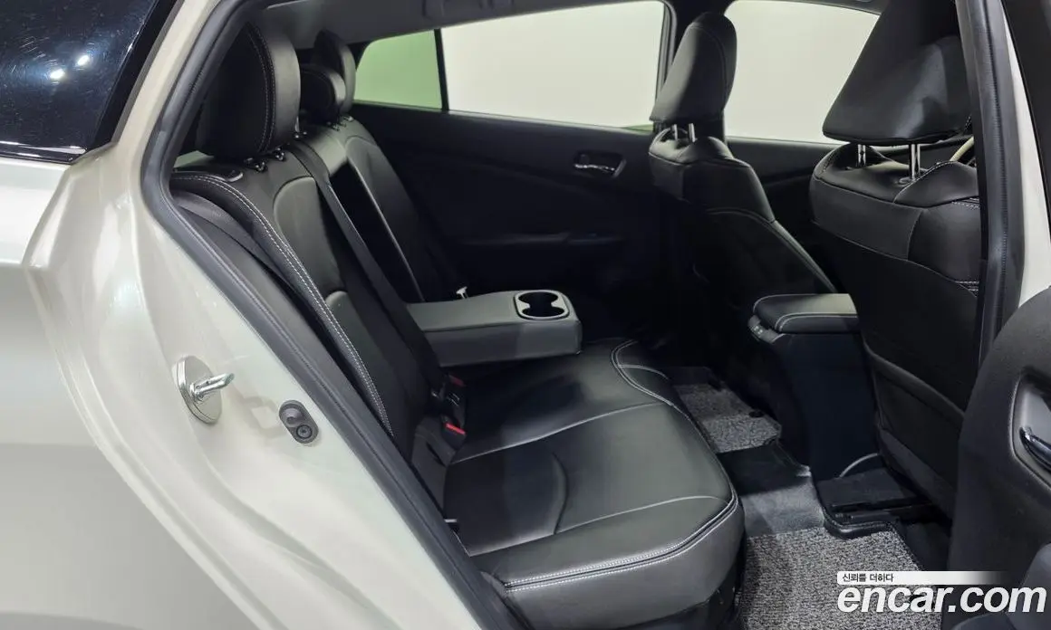 Toyota Prius 2019 1.8 автомат (гидро), фото 18