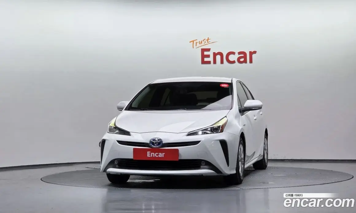 Toyota Prius 2019 1.8 автомат (гидро), фото 3