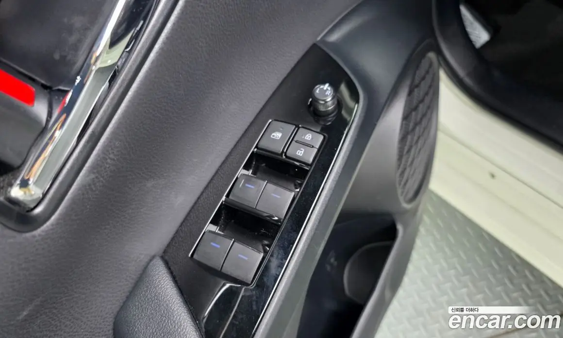 Toyota Prius 2019 1.8 автомат (гидро), фото 34