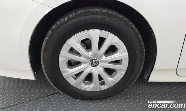 Toyota Prius 2019 1.8 автомат (гидро), миниатюра 5