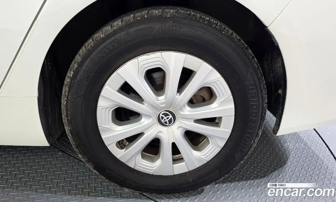 Toyota Prius 2019 1.8 автомат (гидро), фото 7