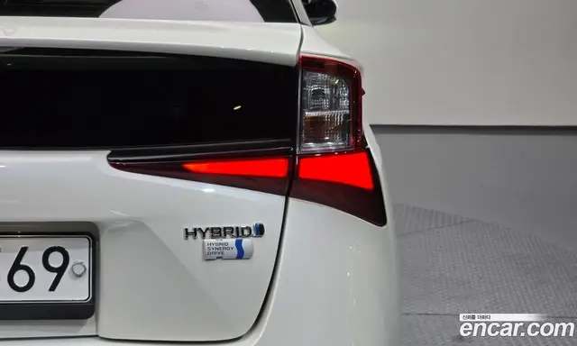 Toyota Prius 2019 1.8 автомат (гидро), миниатюра 9