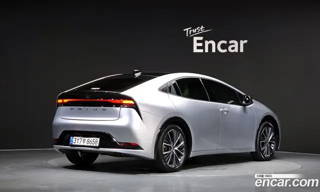 Toyota Prius 2023 2.0 автомат (гидро), миниатюра 2