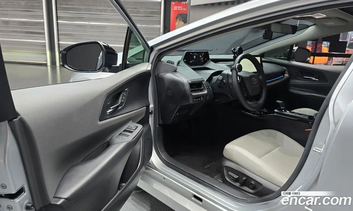 Toyota Prius 2023 2.0 автомат (гидро), фото 13