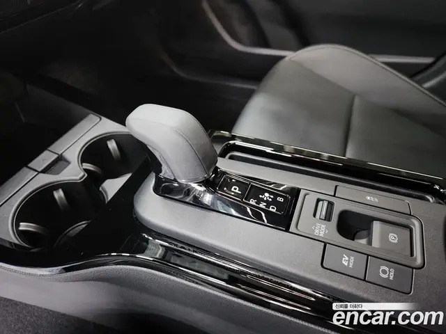 Toyota Prius 2026 2.0 автомат (робот), миниатюра 9