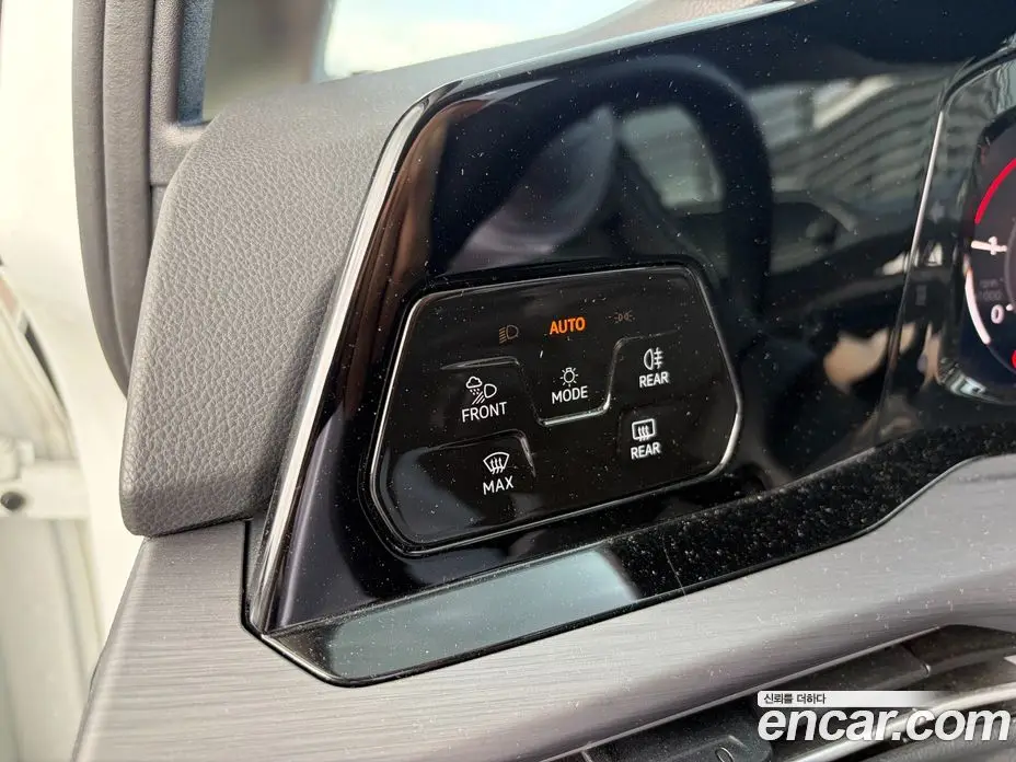 Volkswagen Golf 2023 2.0 автомат (гидро), фото 11