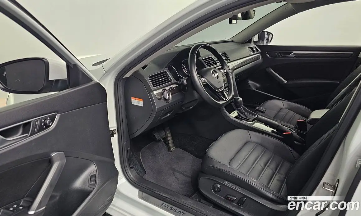 Volkswagen Passat 2018 2.0 автомат (гидро), фото 13