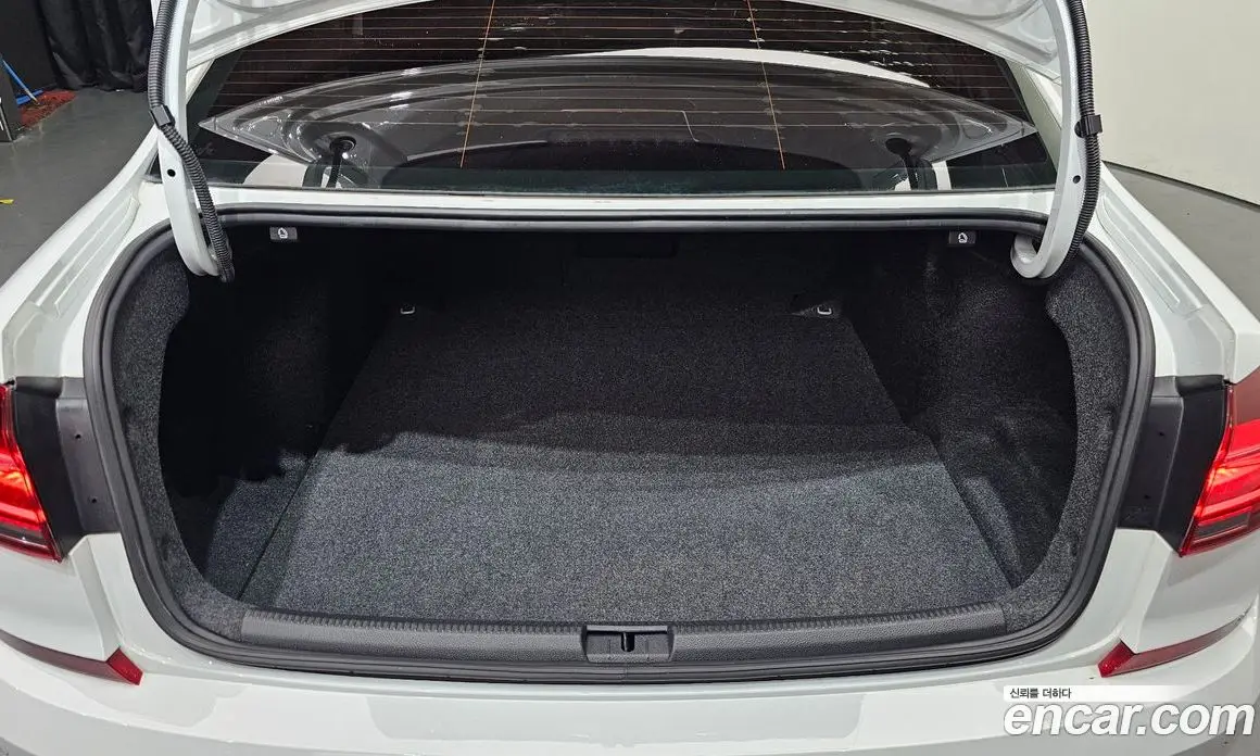 Volkswagen Passat 2018 2.0 автомат (гидро), фото 30