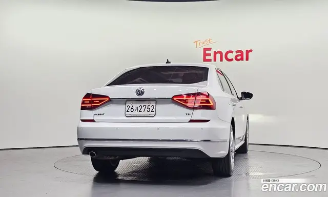 Volkswagen Passat 2018 2.0 автомат (гидро), миниатюра 4