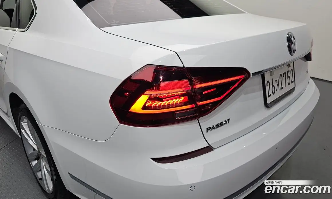 Volkswagen Passat 2018 2.0 автомат (гидро), фото 9