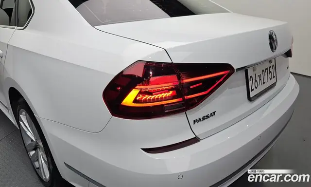 Volkswagen Passat 2018 2.0 автомат (гидро), миниатюра 9