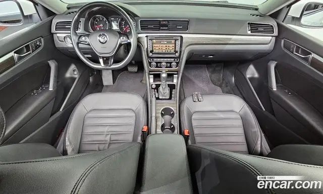 Volkswagen Passat 2018 2.0 автомат (гидро), миниатюра 10