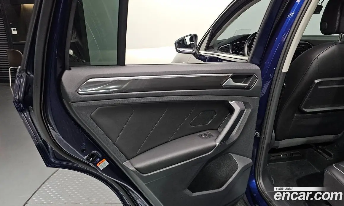 Volkswagen Tiguan 2018 2.0 автомат (гидро), фото 14