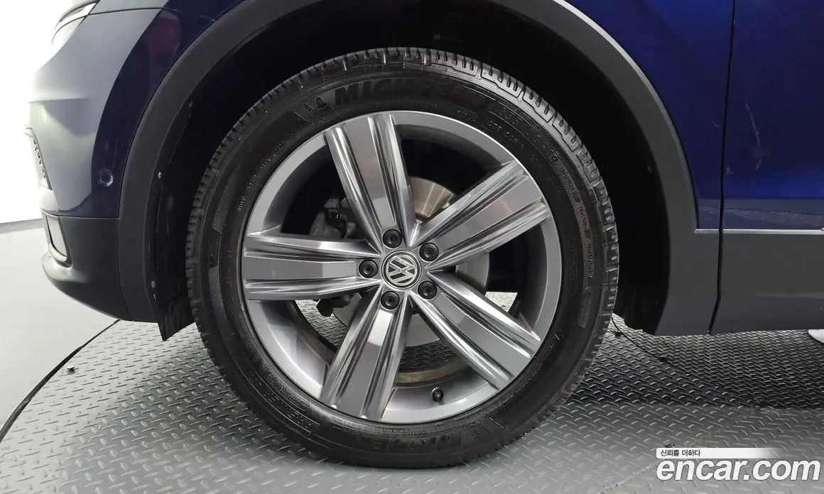 Volkswagen Tiguan 2018 2.0 автомат (гидро), фото 4