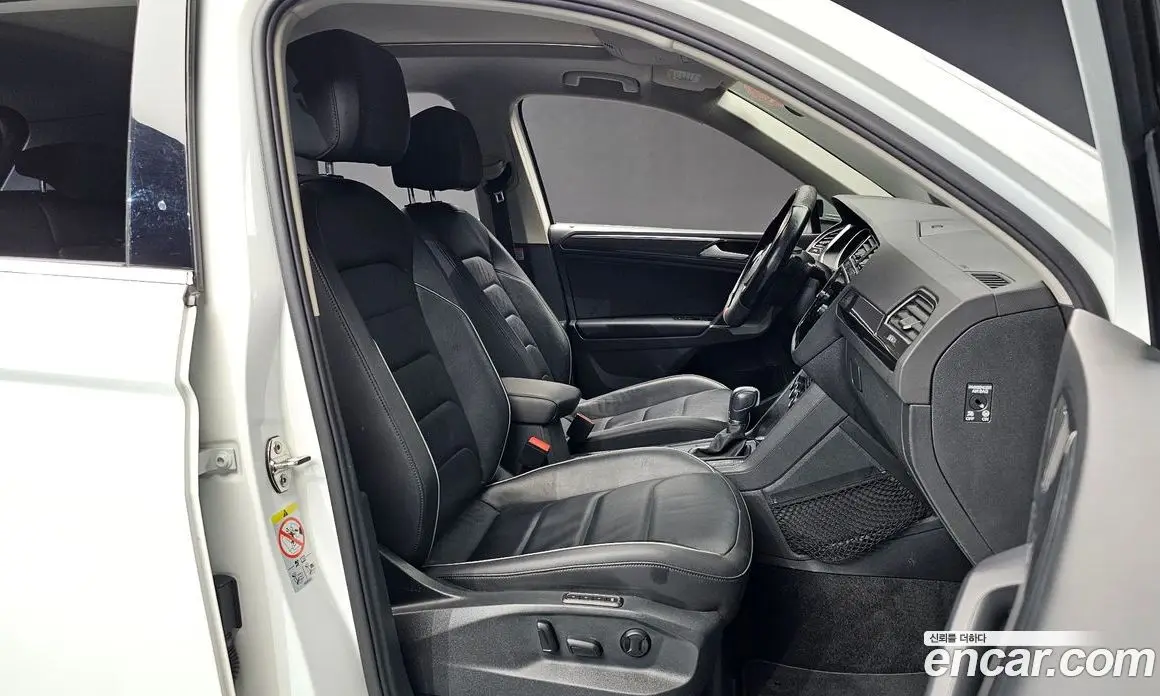 Volkswagen Tiguan 2018 2.0 автомат (гидро), фото 12
