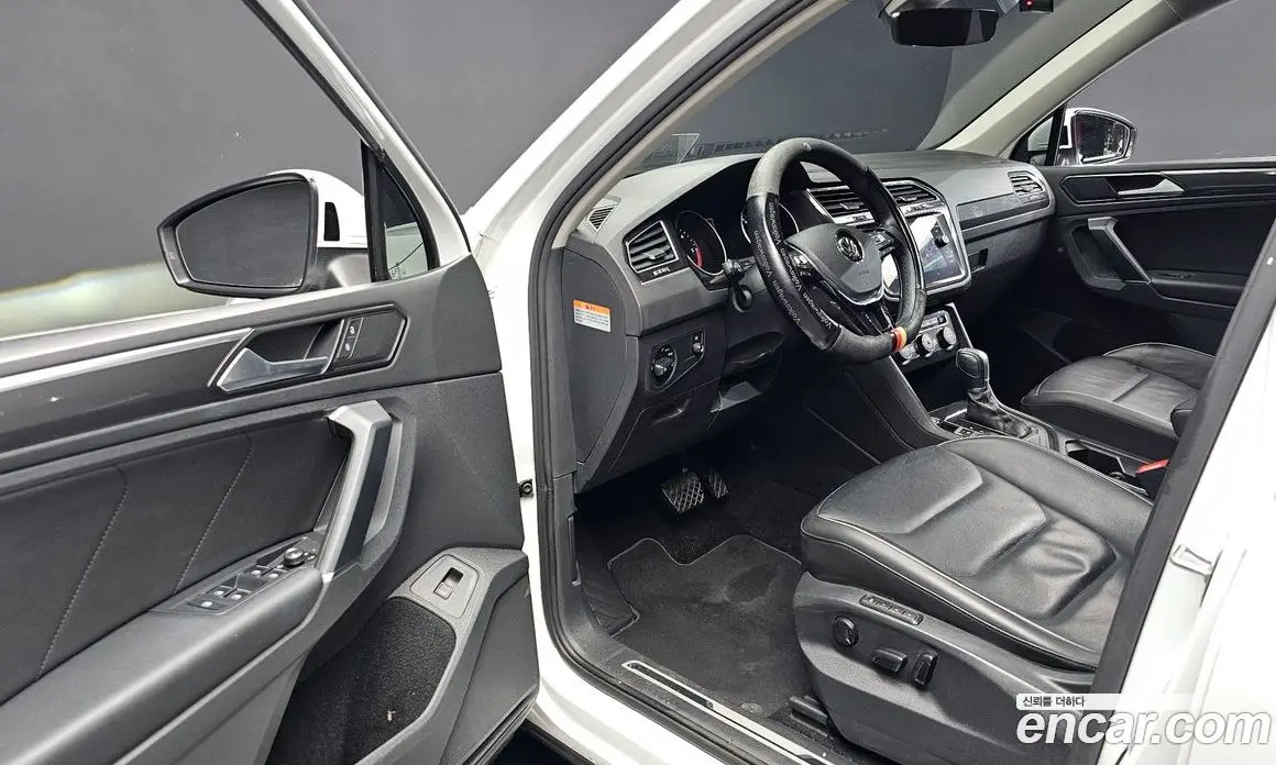 Volkswagen Tiguan 2018 2.0 автомат (гидро), фото 10