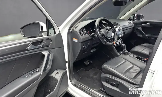 Volkswagen Tiguan 2018 2.0 автомат (гидро), миниатюра 10