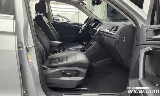 Volkswagen Tiguan 2018 2.0 автомат (гидро), миниатюра 11