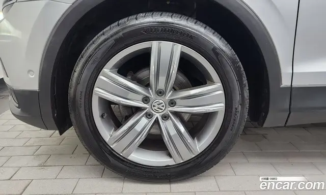 Volkswagen Tiguan 2018 2.0 автомат (гидро), миниатюра 5