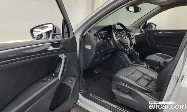 Volkswagen Tiguan 2018 2.0 автомат (гидро), миниатюра 10