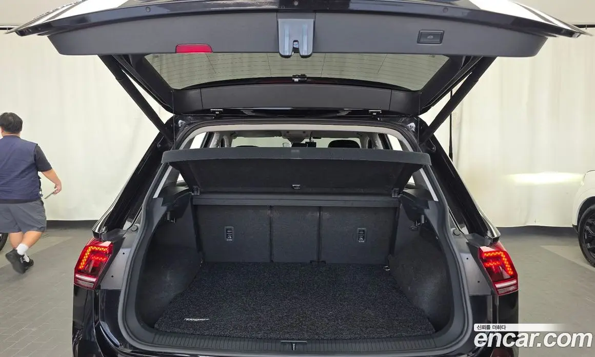 Volkswagen Tiguan 2020 2.0 автомат (гидро), фото 26