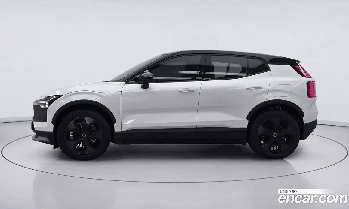 Volvo EX30 2025 0.2 автомат (гидро), фото 3