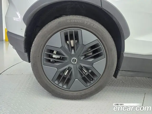 Volvo EX30 2025 0.2 автомат (гидро), миниатюра 6