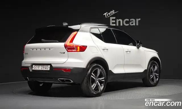 Volvo XC40 2019 2.0 автомат (гидро), миниатюра 2