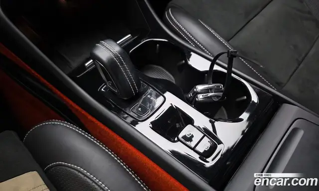 Volvo XC40 2019 2.0 автомат (гидро), миниатюра 12