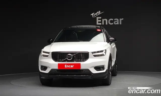 Volvo XC40 2019 2.0 автомат (гидро), миниатюра 3