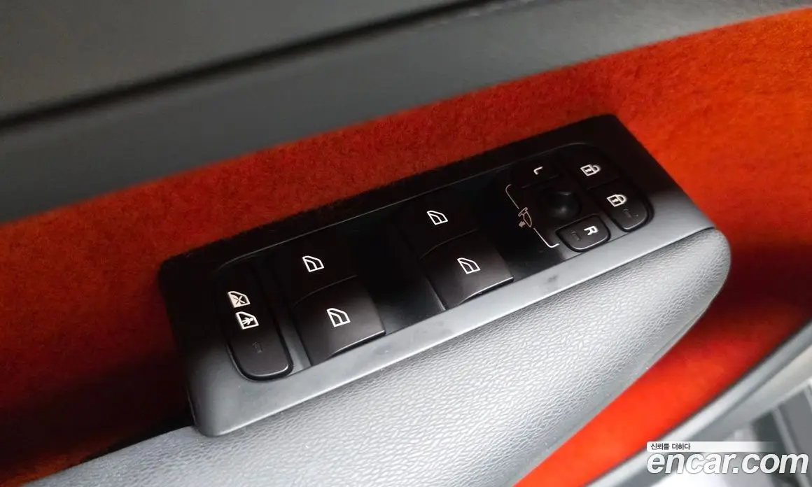 Volvo XC40 2019 2.0 автомат (гидро), фото 32