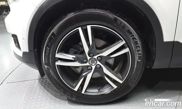 Volvo XC40 2019 2.0 автомат (гидро), миниатюра 5