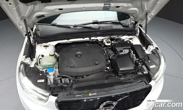 Volvo XC40 2019 2.0 автомат (гидро), миниатюра 6