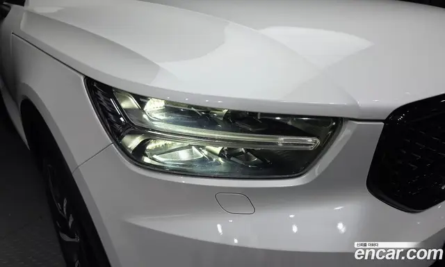 Volvo XC40 2019 2.0 автомат (гидро), миниатюра 8