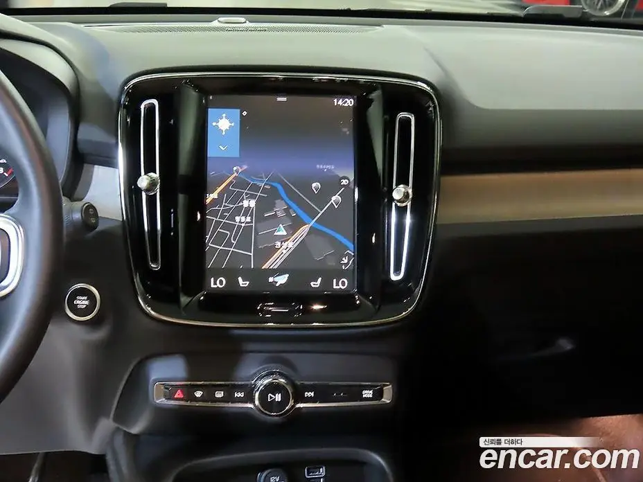 Volvo XC40 2022 2.0 автомат (гидро), фото 11