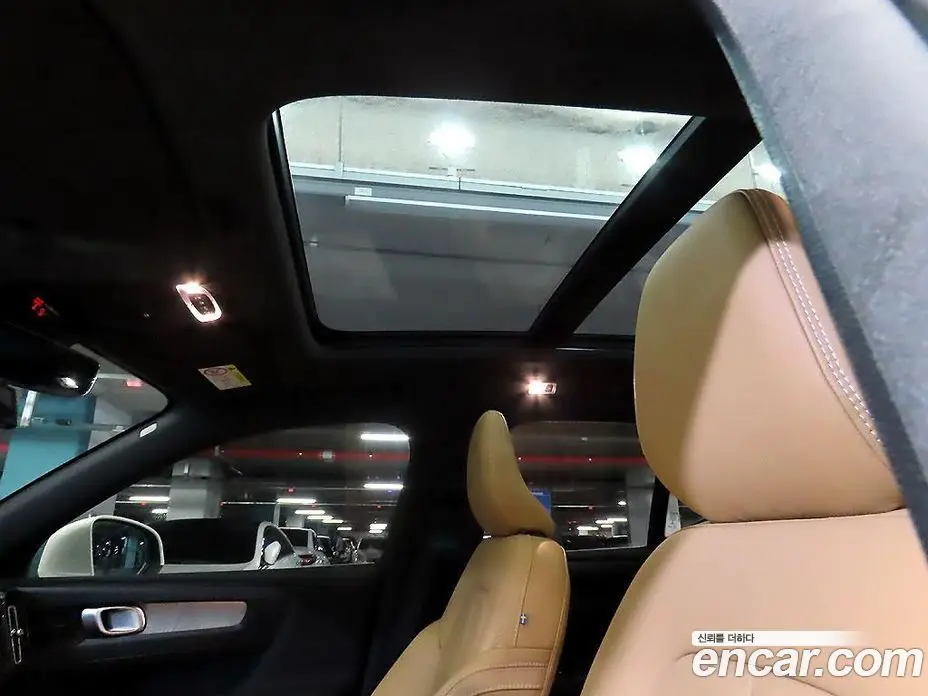 Volvo XC40 2022 2.0 автомат (гидро), фото 16