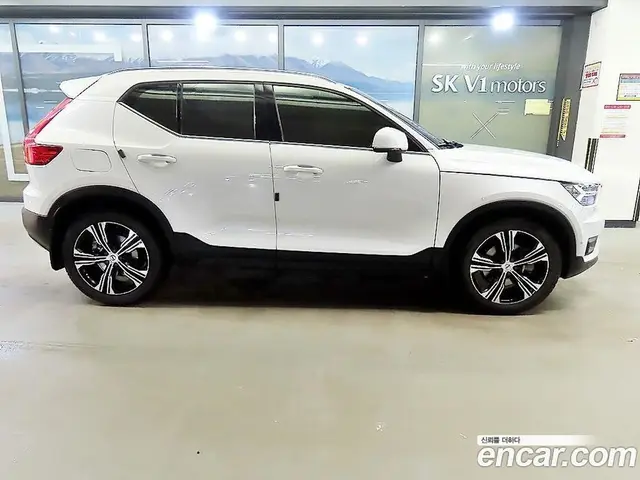 Volvo XC40 2022 2.0 автомат (гидро), миниатюра 3