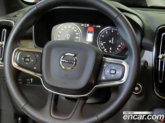 Volvo XC40 2022 2.0 автомат (гидро), миниатюра 8