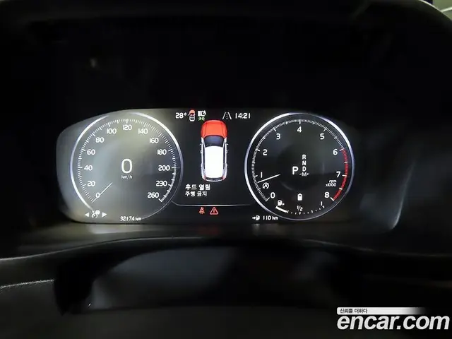 Volvo XC40 2022 2.0 автомат (гидро), миниатюра 9