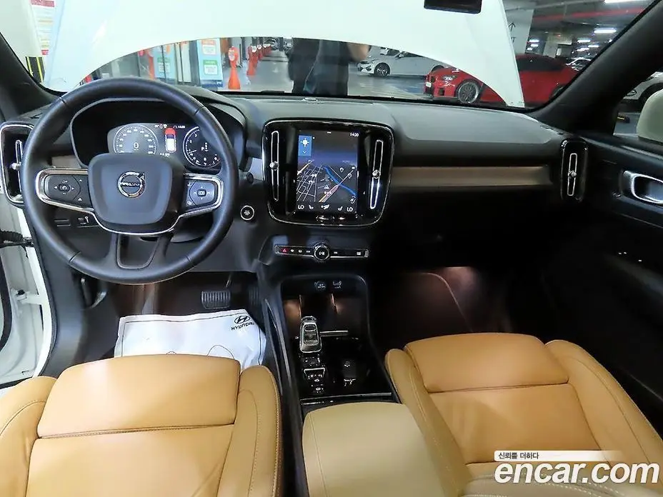 Volvo XC40 2022 2.0 автомат (гидро), фото 10
