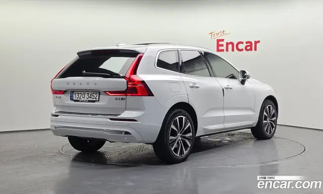 Volvo XC60 2022 2.0 автомат (гидро), миниатюра 2