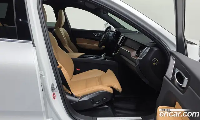 Volvo XC60 2022 2.0 автомат (гидро), миниатюра 11