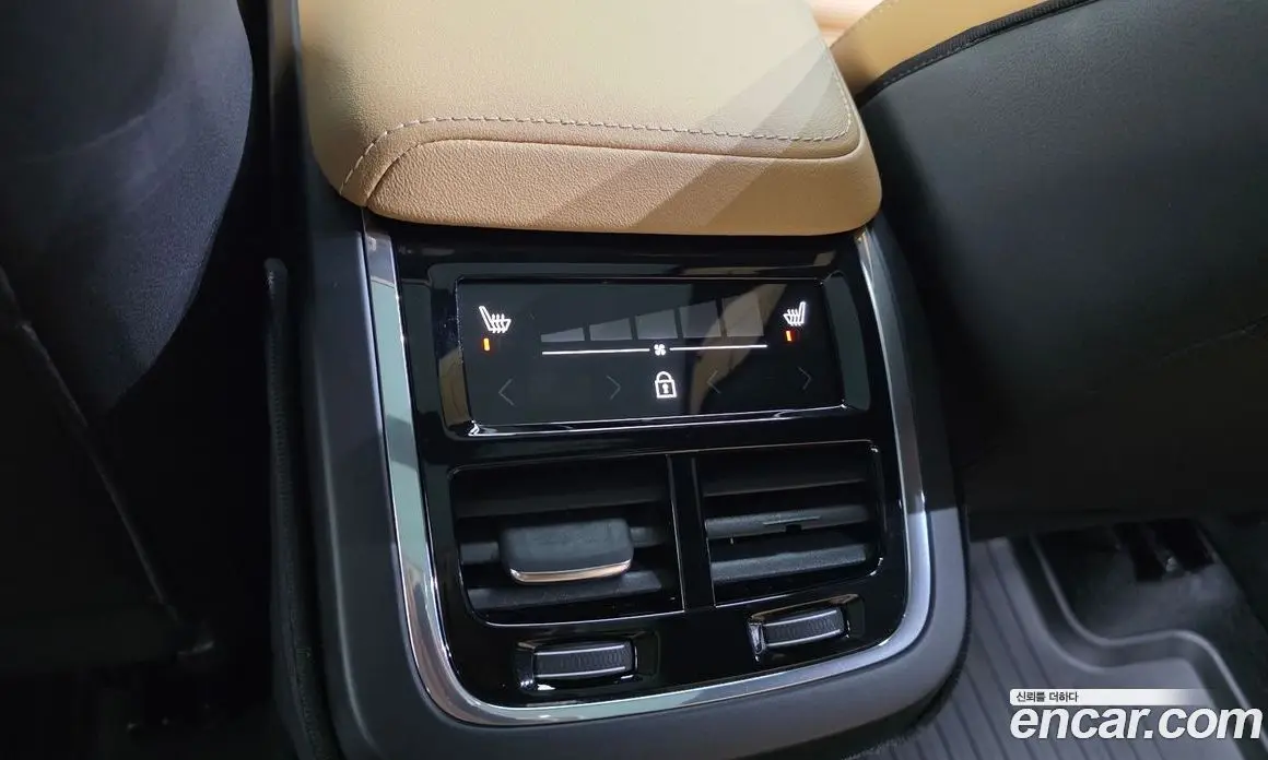 Volvo XC60 2022 2.0 автомат (гидро), фото 18