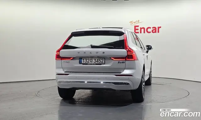 Volvo XC60 2022 2.0 автомат (гидро), миниатюра 4