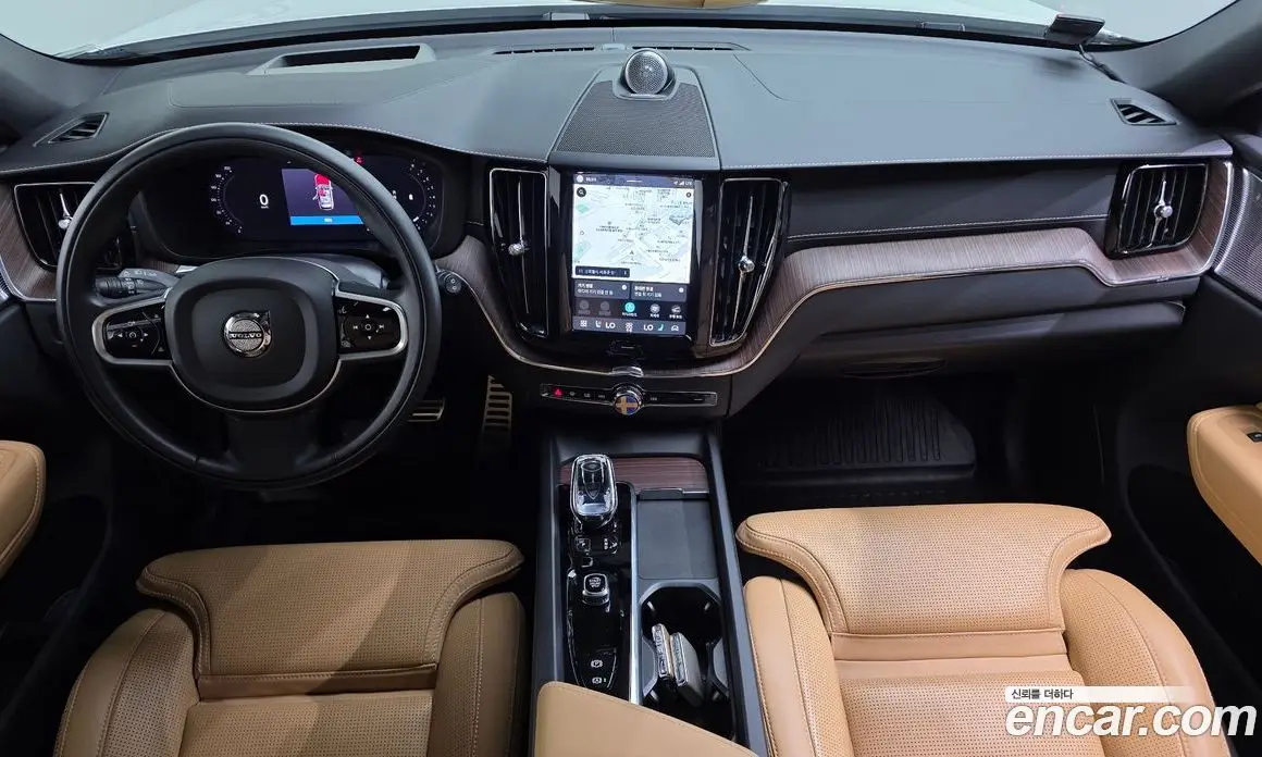 Volvo XC60 2022 2.0 автомат (гидро), фото 7