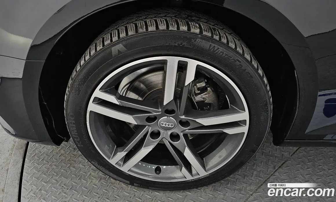 Audi A4 2019 2.0 автомат (гидро), фото 5 Audi A4 2019 2.0 автомат (гидро), фото 5