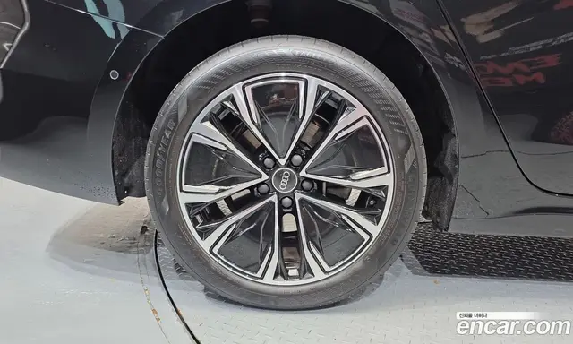 Audi A5 2025 2.0 автомат (гидро), миниатюра 7